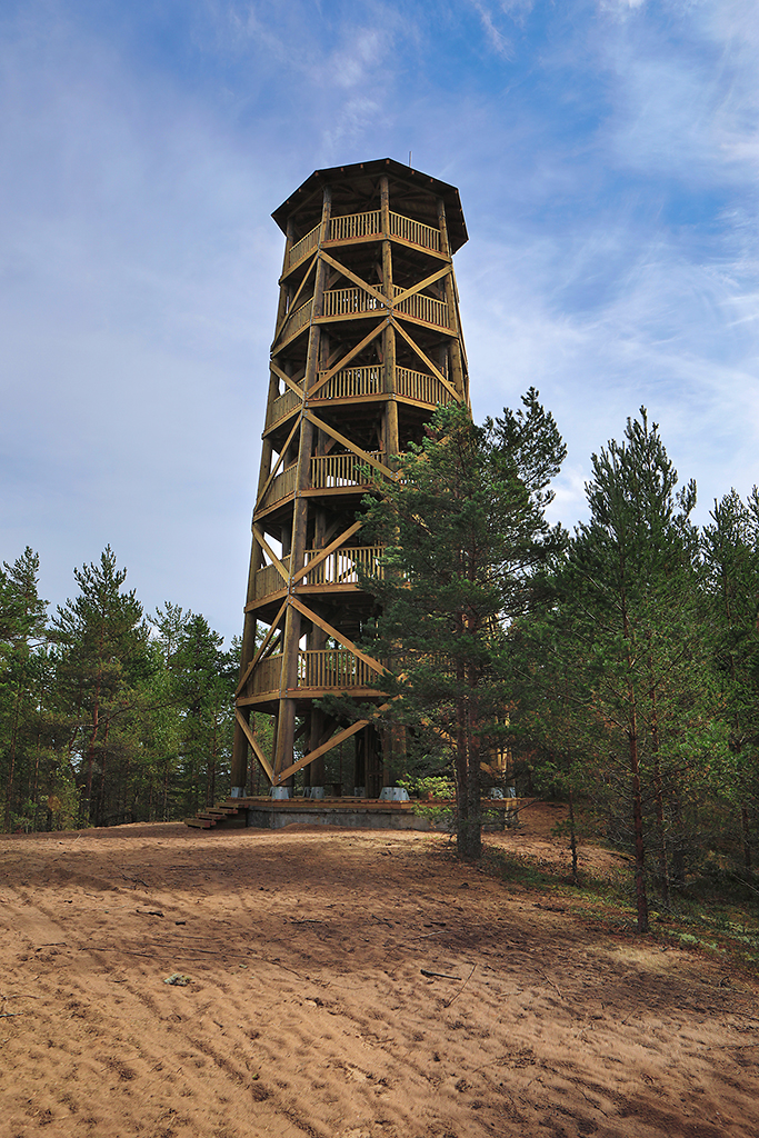 Majakivi-Pikanõmme vaatetorn.