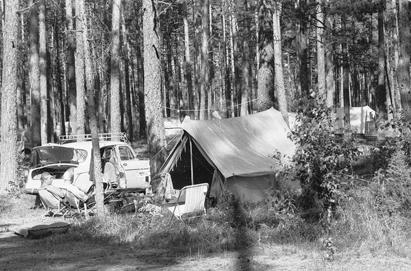 1961 – alustati Kauksi turismibaasi rajamist