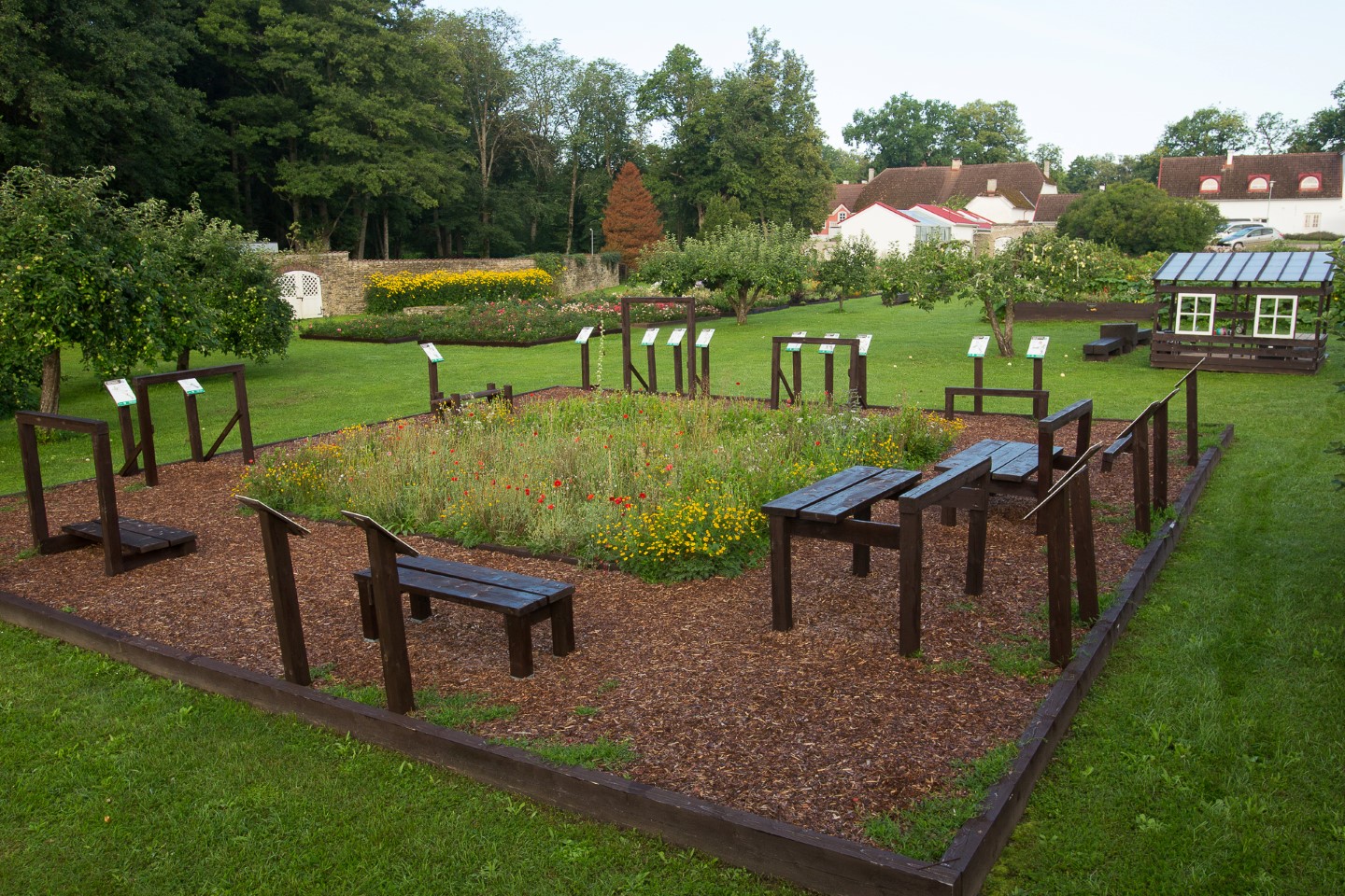 Outdoor area with benches